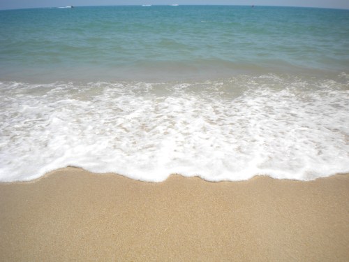 Lamai Beach 15 - Wave coming ashore