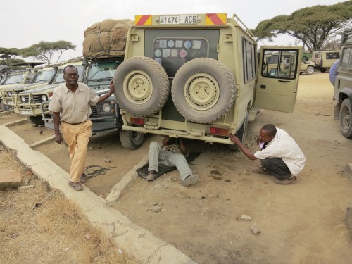 Serengeti 5 - Reparing the vehicles