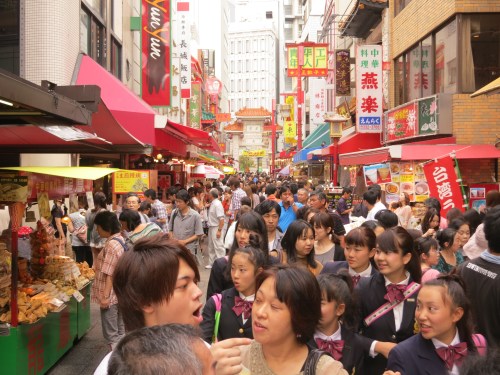 Nankinmachi (Chinatown) 7 - Crowds