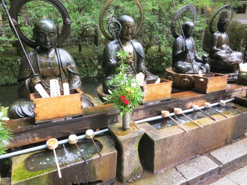 Okunoin 26 - Statues