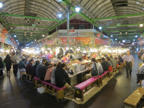 Kwang Jang Market 10 - Many Vendors