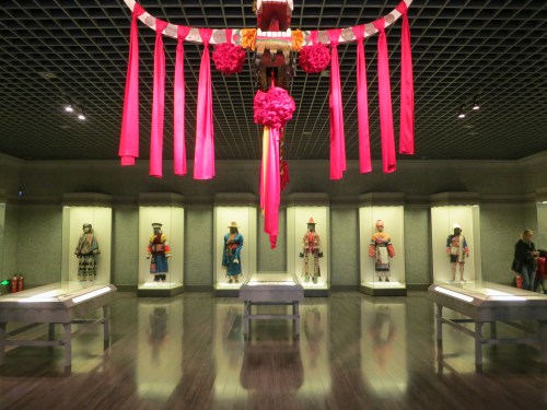 Shanghai Museum 15 - Outfits