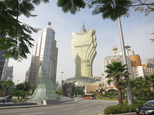 The mega hotel/casino complexes draw the most attention, however. But luckily, they are mostly tasteful in design, eschewing the style of the gaudy monstrocities seen in Las Vegas