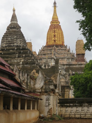 The towering Anada Temple, one of the highlights of the entire region
