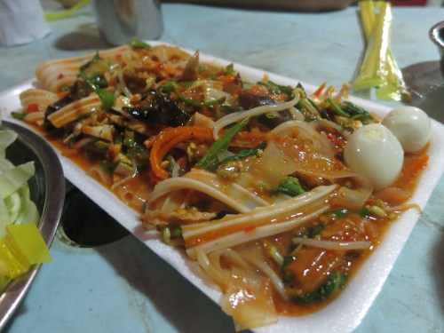 Ma Hla Hin -- a curry-like soup that takes a page from the Chinese cooking playbook