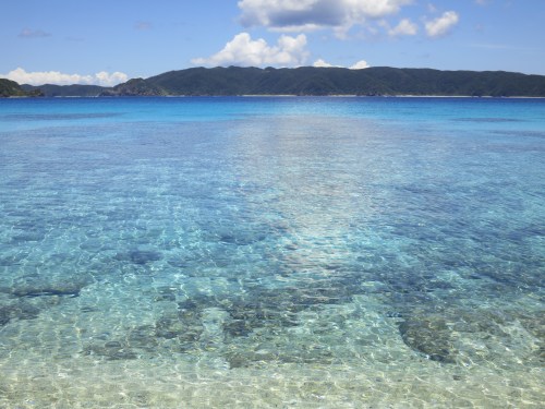 I find the color of the water off the coasts of these small islands to be infinitely fascinating