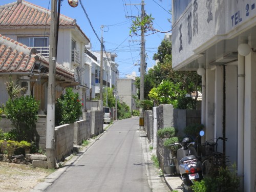 The streets of Ishigaki City – this is just about as lively as it gets 