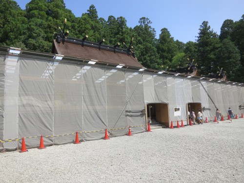 ...unfortunately, this is what it looked like when I arrived. Bummer, but I guess they do have to do maintenance from time to time. Oh well, the entire pilgrimage was still a great experience, even if the final shrine was under construction