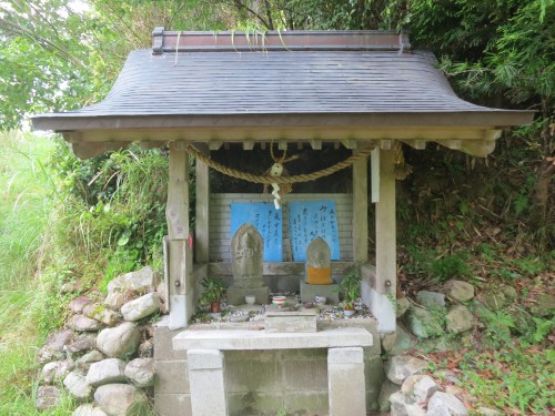 Kumano Kodo 42 - Small Shrine