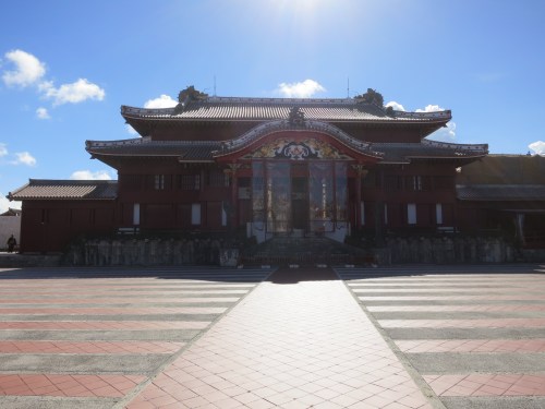 I must have picked the wrong time of the day to visit, as any attempt to photograph the Main Hall resulted in a completely washed out photograph, much like you see above